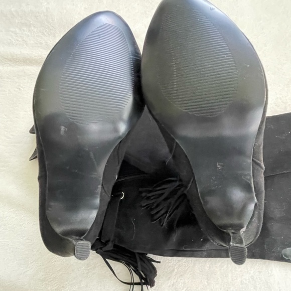 Black faux suede boots. High heeled. - Picture 2 of 3